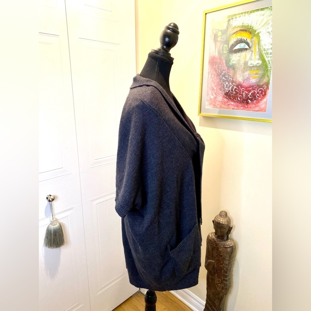 Dex dark grey knit cardi,  open front w/ties, short sleeve dolman cut, pockets🩶 - Picture 7 of 10